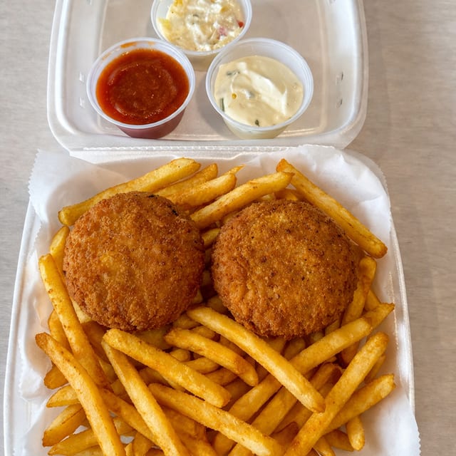 Crab Cake Platter.